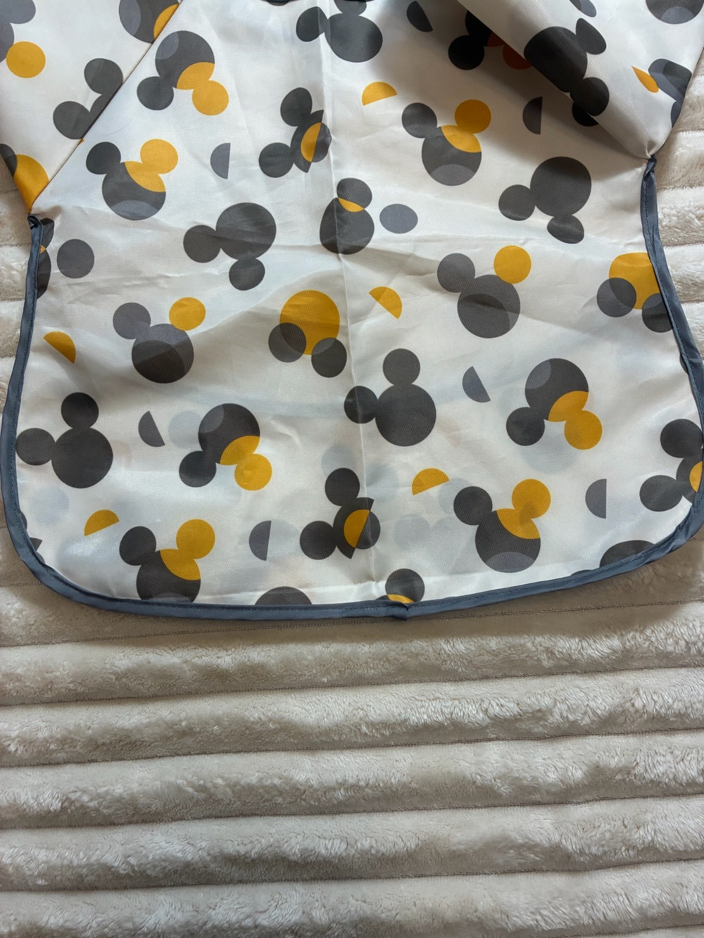 Disney Baby Mickey Mouse Reversible Smock Bib ❤️🖤 - Picture 4 of 8